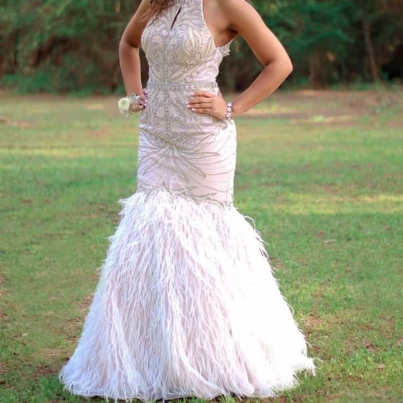 SLAY MY LIFE! JOVANI GOWN. ONE OF A KIND!! - Picture 2 of 8